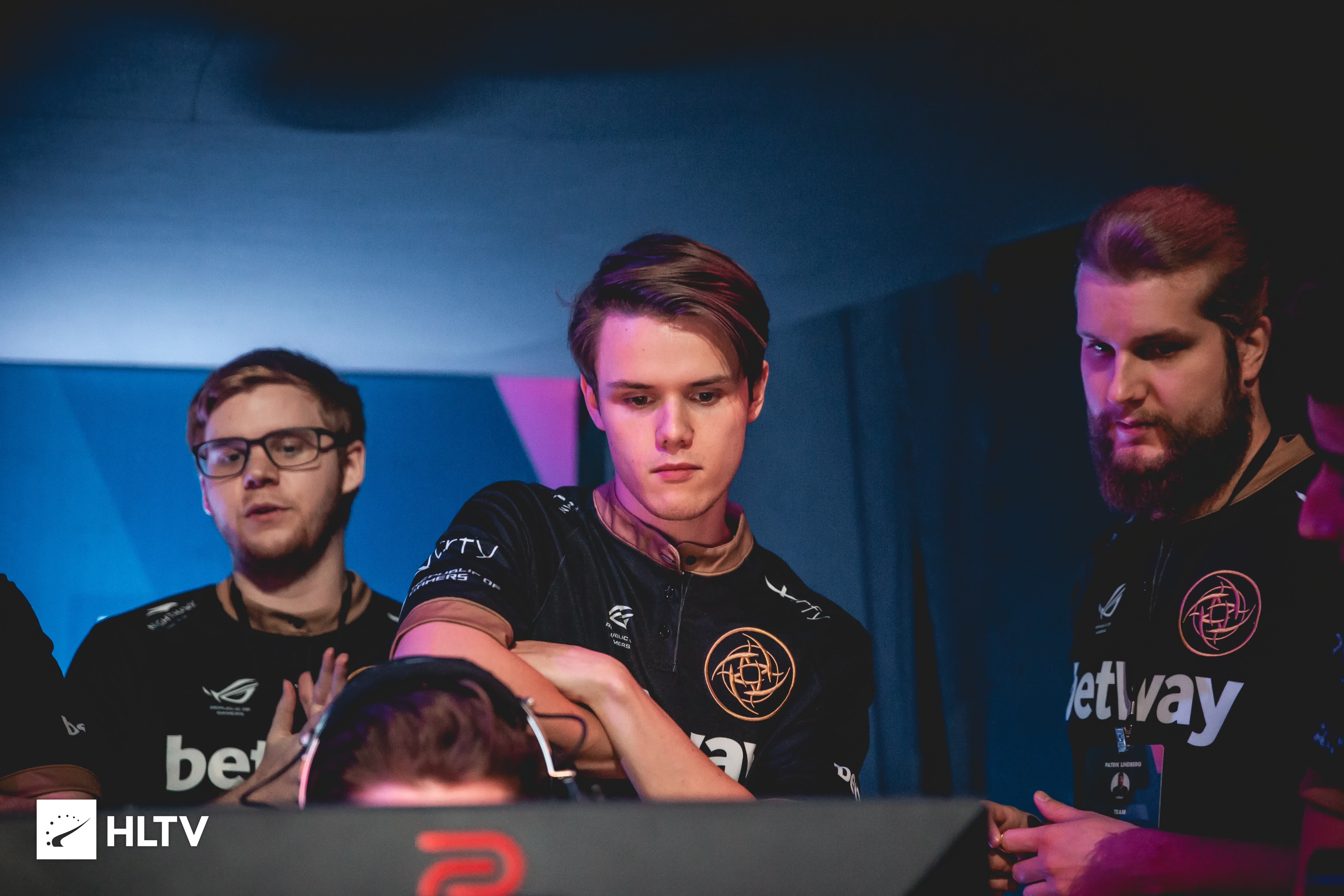 名顶薪合同 名顶薪合同