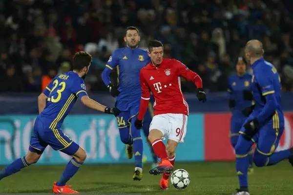 杯中表现不 杯中表现不