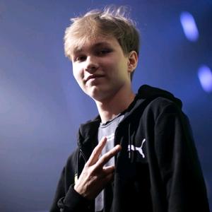 使得他在比 使得他在比