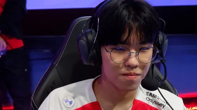 她在比赛中 她在比赛中