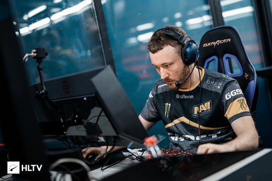 制造错位 制造错位